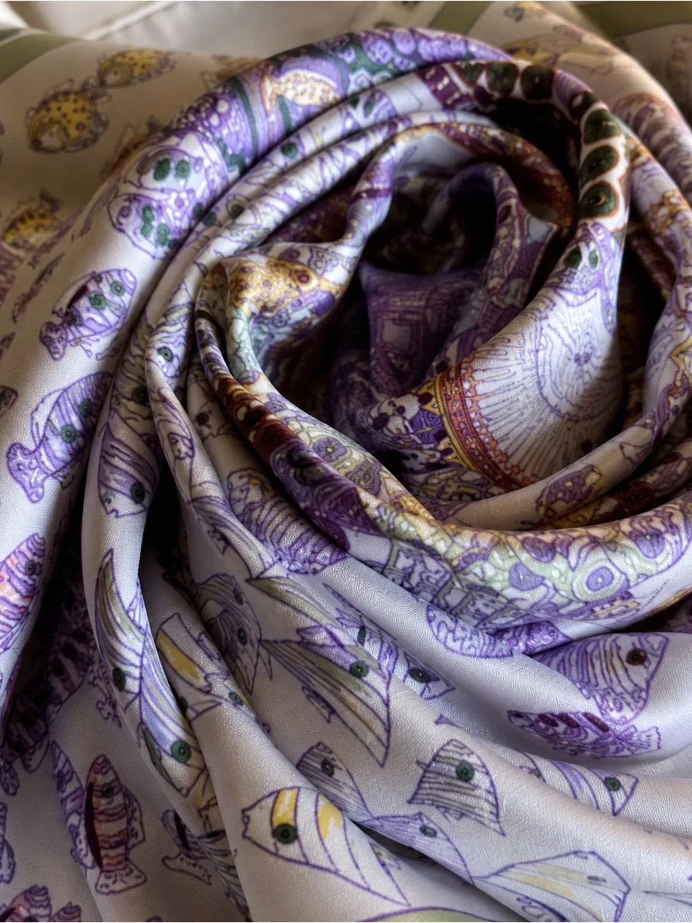 Authentic Hermès Rencontre Océane 90 Silk Scarf Annie Faivre 2001 Lavender